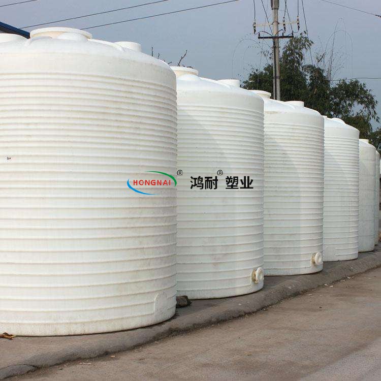 10噸塑料水箱_化工儲罐的使用壽命一般多少年？